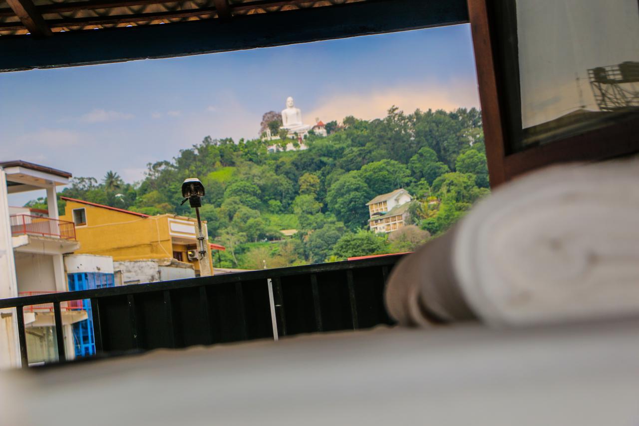 Dhawalagiri Inn Kandy Buitenkant foto