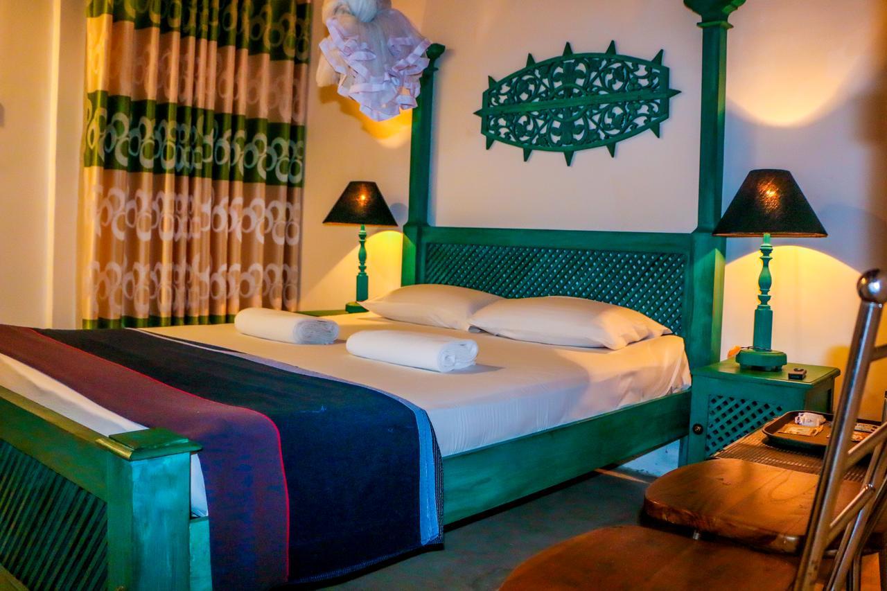 Dhawalagiri Inn Kandy Buitenkant foto